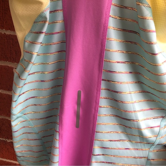 048 - Racerback Top Horizontal Stripes Size S - Picture 6 of 10